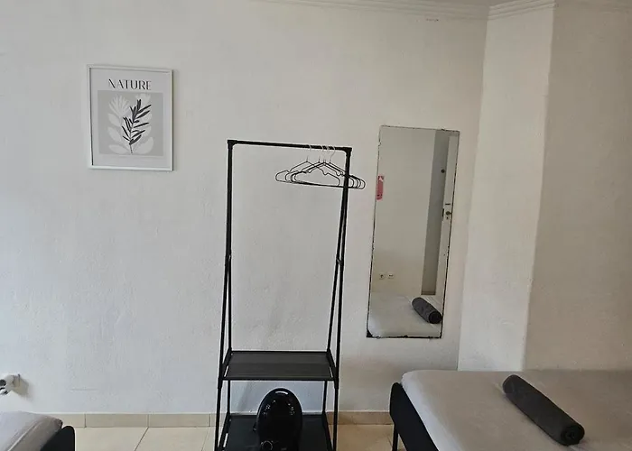 Spacious Guest Homestay Lisbon