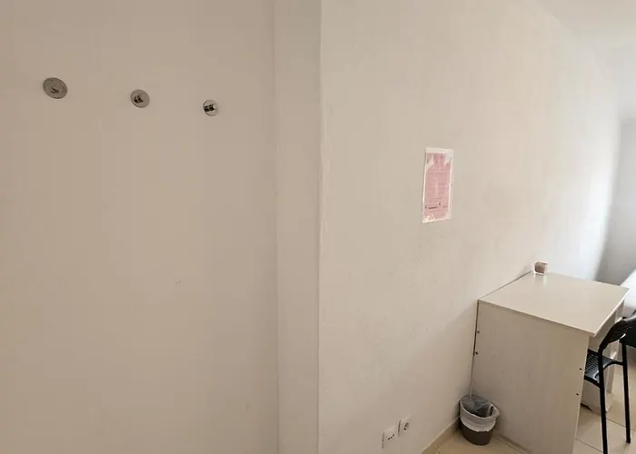 ホームステイ Spacious Guest リスボン