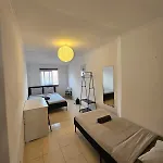 Spacious Guest Kwatera prywatna