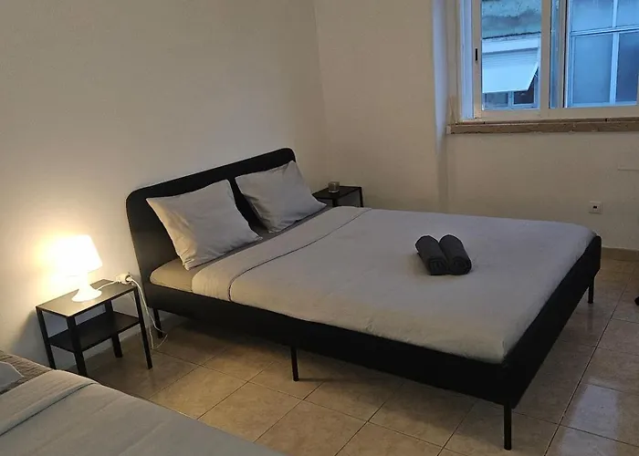 Spacious Guest Δωμάτια σε οικογενειακή κατοικία Lisboa