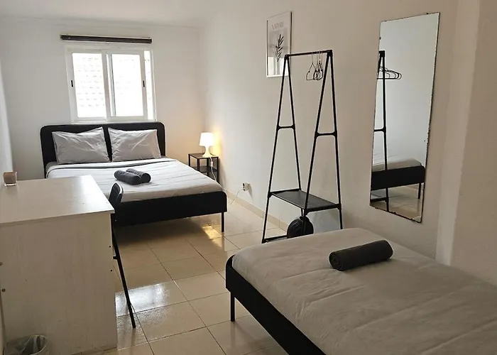 Spacious Guest בית אירוח