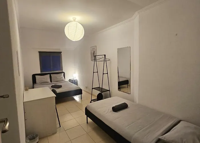 Spacious Guest * ליסבון