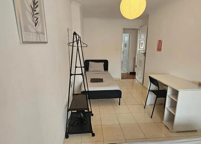 Spacious Guest Δωμάτια σε οικογενειακή κατοικία Lisboa